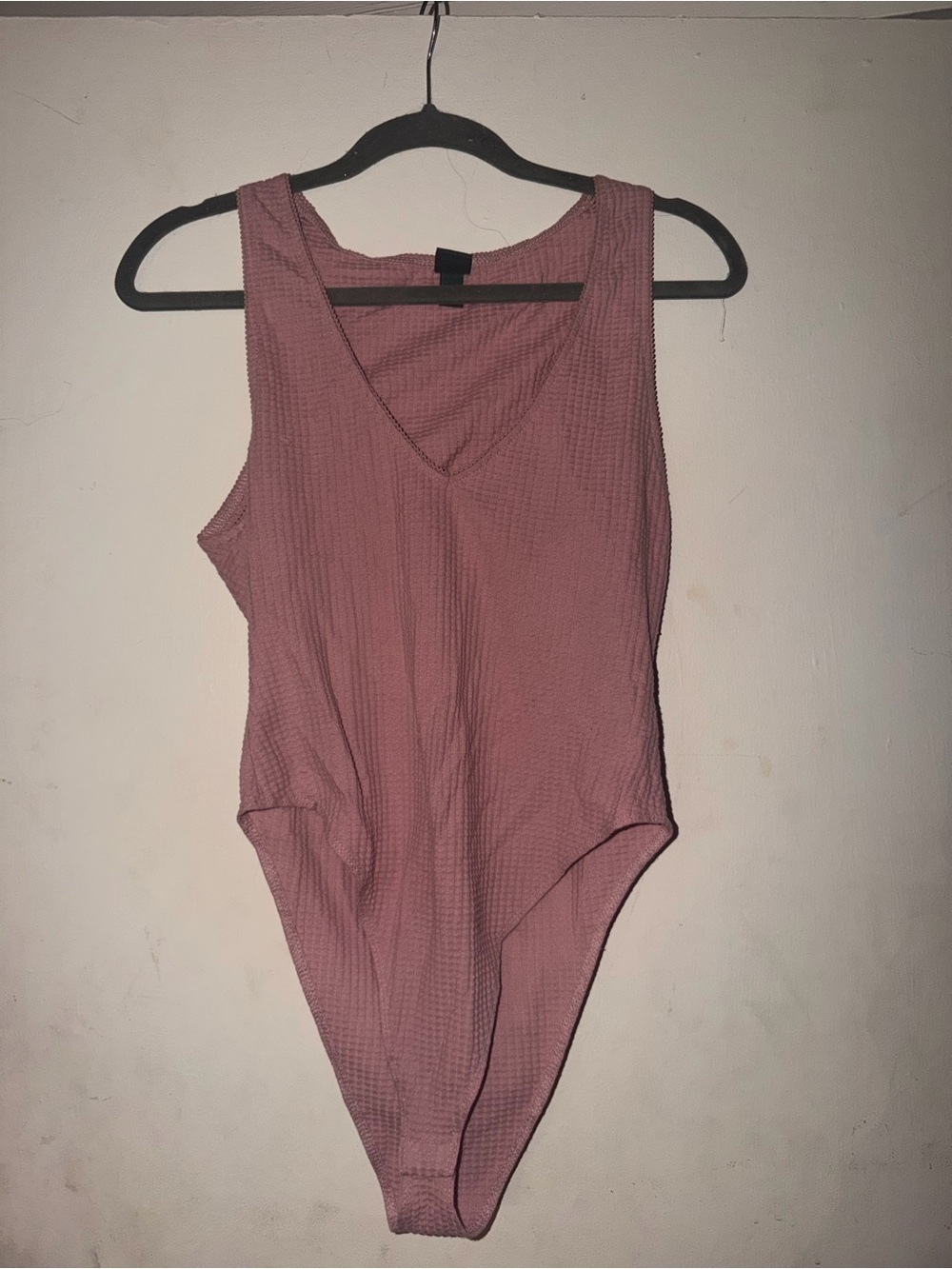 Mauve Ribbed V-Neck Bodysuit